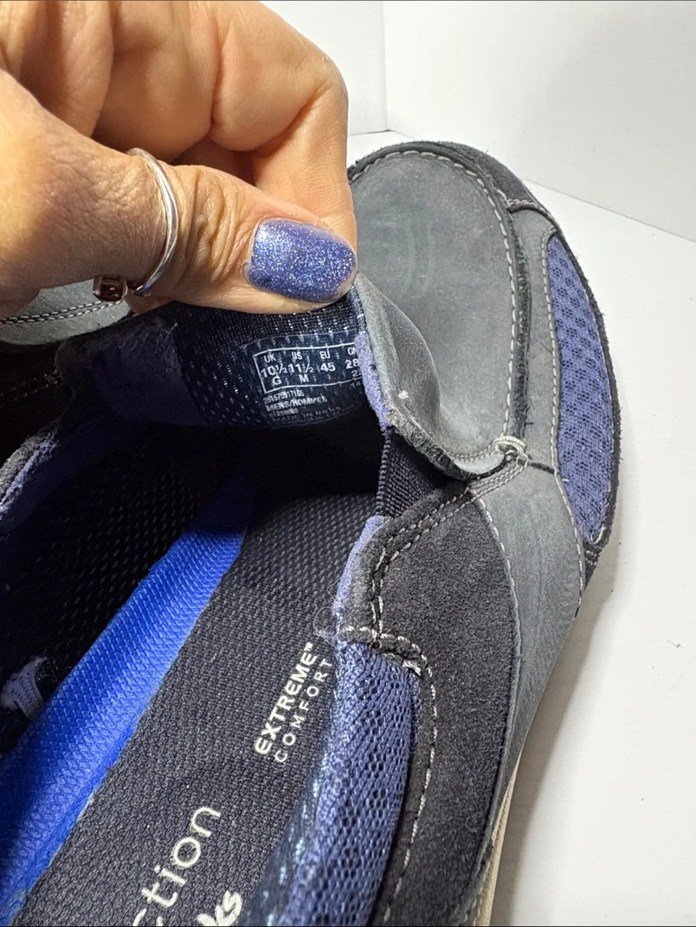 Clark’s 11.5 Men's Slip-On Casual Loafers in Navy and Gray. Box 29